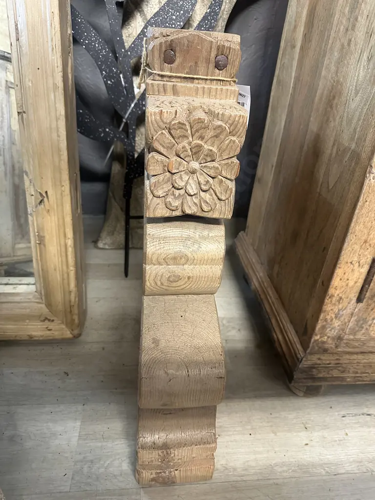 Wooden Corbel Bracket. 12 x 27 x 58cm Image 1++