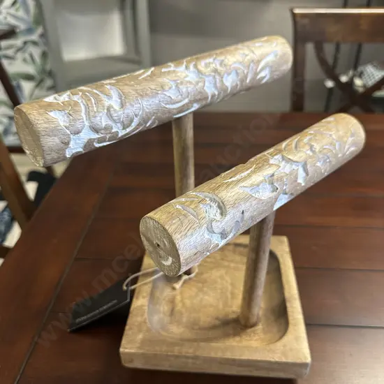 Stoneleigh & Roberson Handcarved Bangle Bar. 28 x 27.5cm