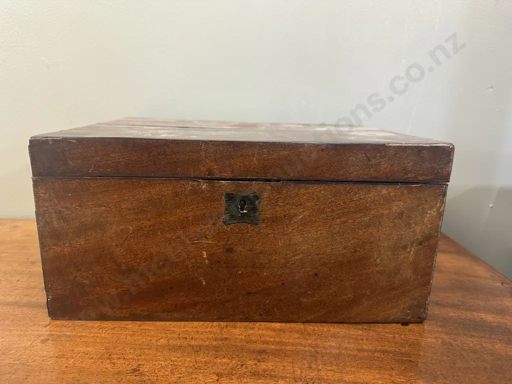 Antique Mahogany Wooden Jewellery Box H15,W32,D24cm. Image 1++