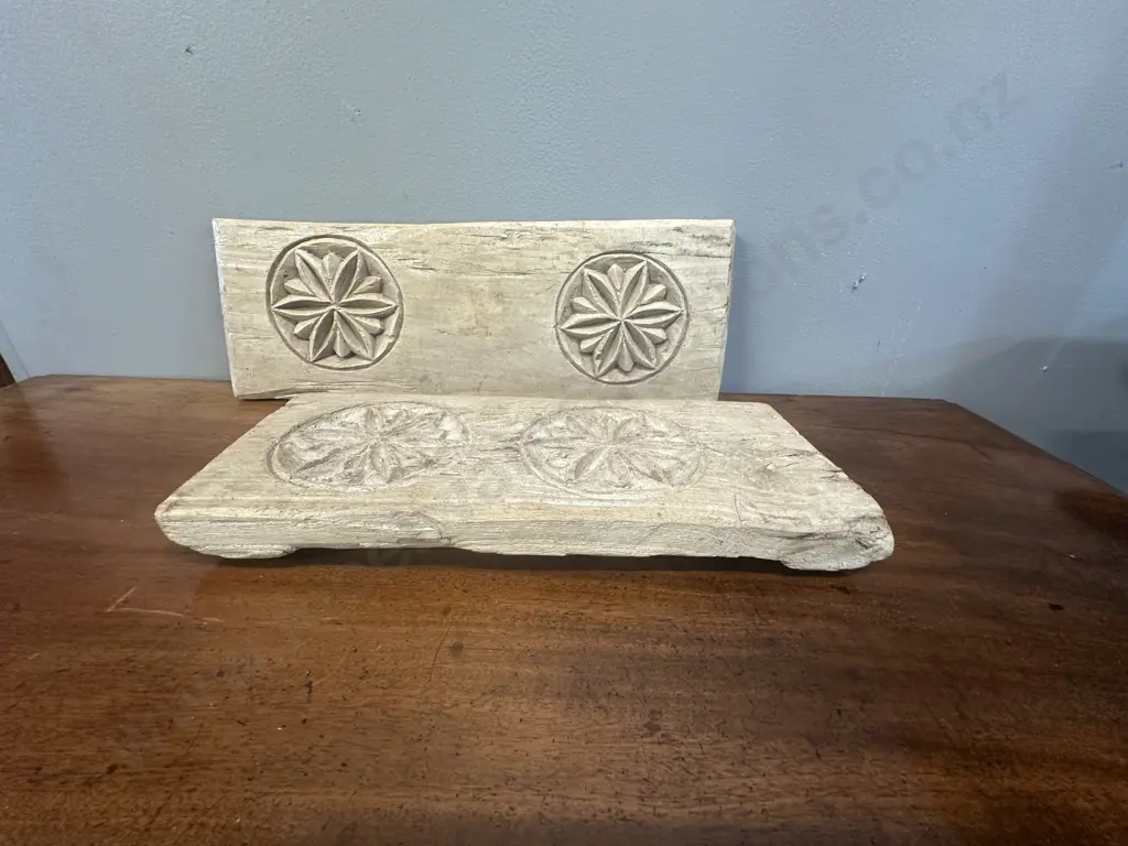 Carved Wood Bajot - Pair of. 14 x 35 & 15.5 x 41cm Image 1++