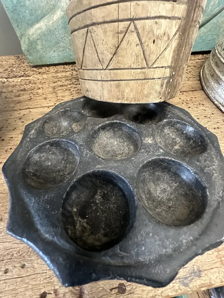 Vintage Wooden Mortar Pot. 20 x 19cm & Decorative Egg Shape Plate Image 1++