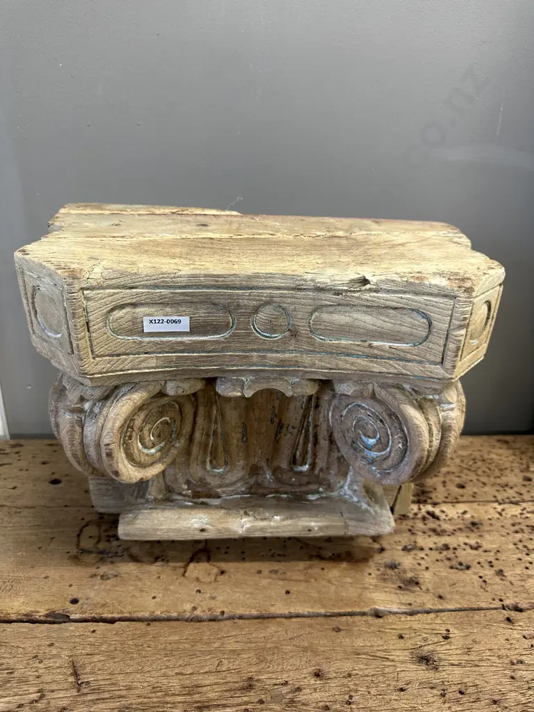 Vintage Wooden Corbel. H32 W37 D19.5cm Image 1++