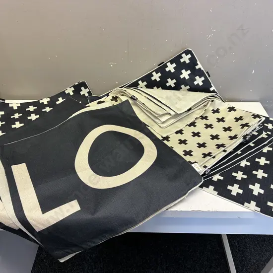 ME2U Gifts Designer Cushion Covers Black & Cream