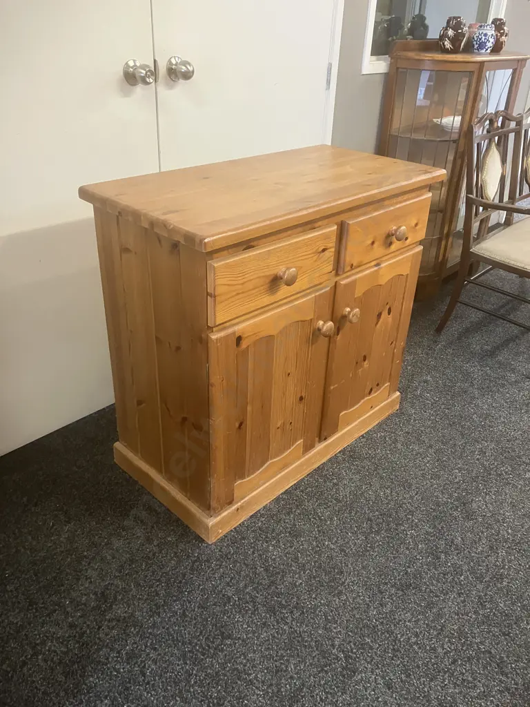 Pine Sideboard - 2 Drawer 2 Door. H84 W91.5 D46cm Image 1++