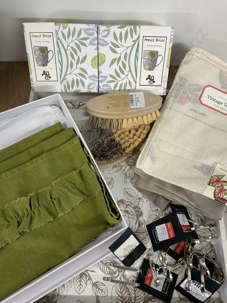 White Floral Patterned Serving Trays x2, Tea Towels, Vege Brushes Etc Image 1++