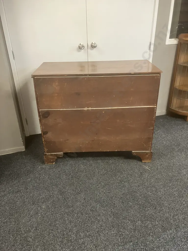 Antique Georgian Chest of Drawers, 2 Short Over 3 Graduating. H93 W109 D54cm Image 1++
