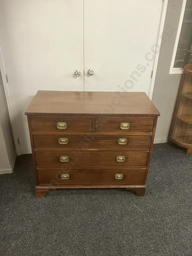 Antique Georgian Chest of Drawers, 2 Short Over 3 Graduating. H93 W109 D54cm Image 1++