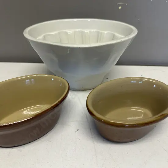 Vintage Jelly Mould & Pearsons Oval Stoneware Dishes