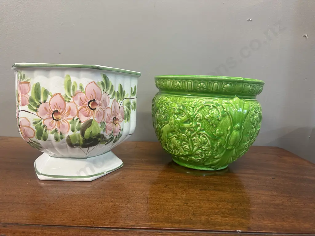 Ceramic Planters x2 H19cm. Image 1++