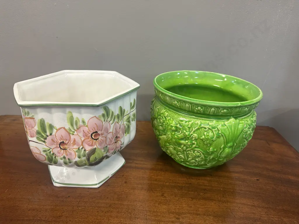 Ceramic Planters x2 H19cm. Image 1++