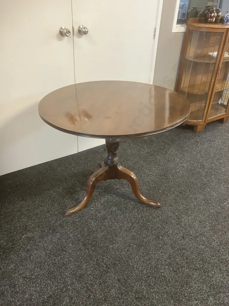 Antique Georgian Oak Tilt Top Tripod Table Image 1++