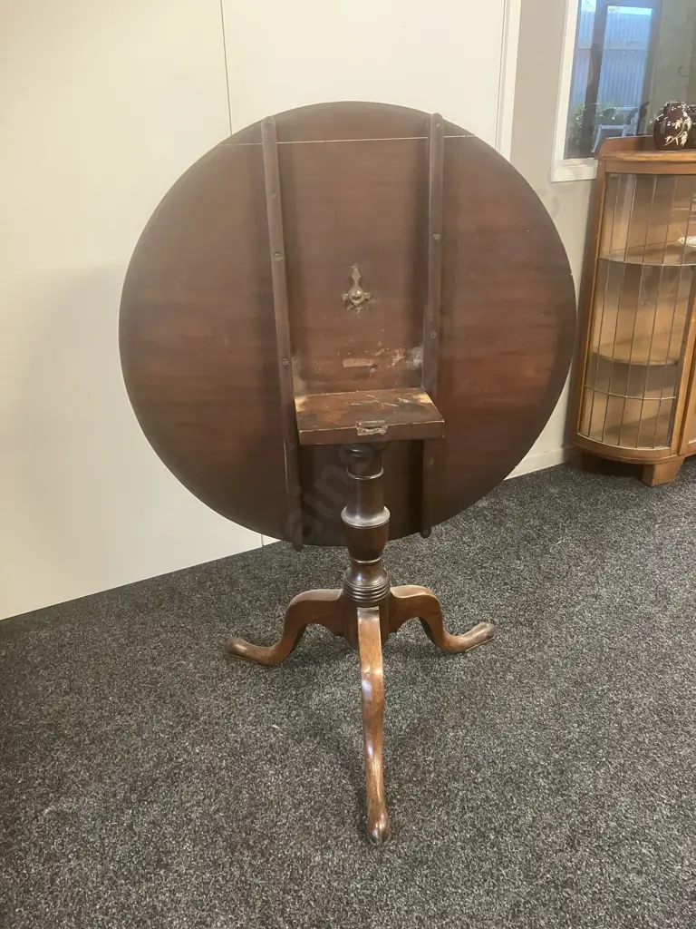 Antique Georgian Oak Tilt Top Tripod Table Image 1++