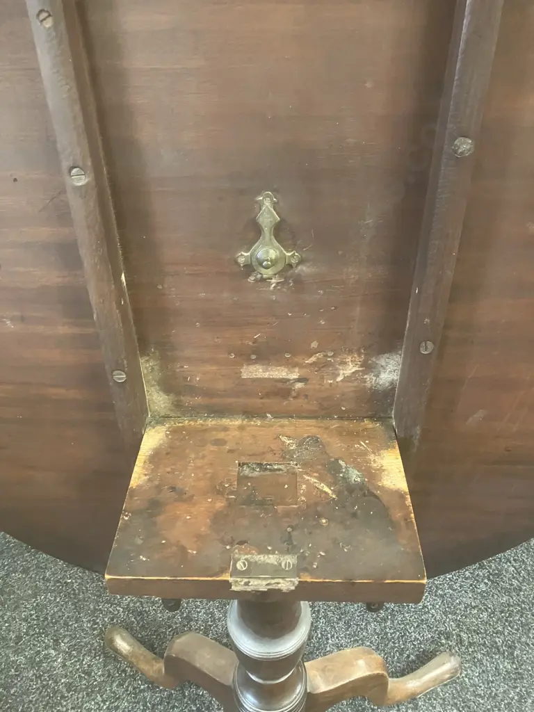 Antique Georgian Oak Tilt Top Tripod Table Image 1++