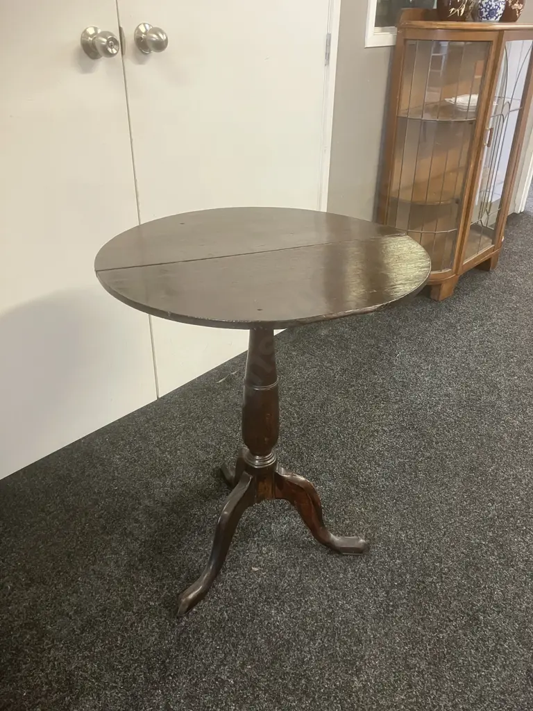 Antique Georgian Provincial Oak Tilt Top Tripod Table Image 1++
