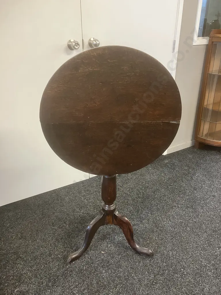 Antique Georgian Provincial Oak Tilt Top Tripod Table Image 1++