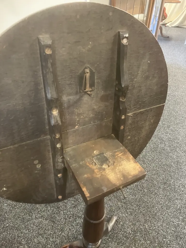 Antique Georgian Provincial Oak Tilt Top Tripod Table Image 1++