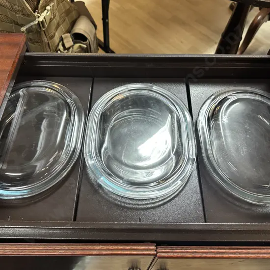 Philips Hostess In Mahogany Cabinetry