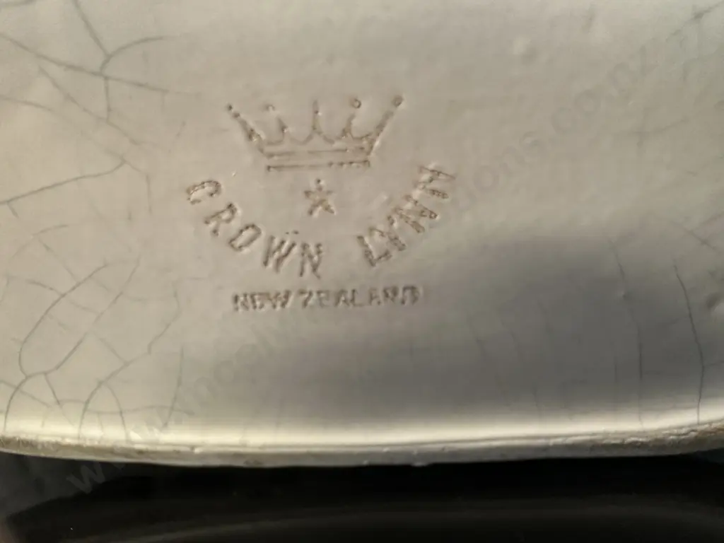 Crown Lynn Boat Shaped Vase H12,W29,D10cm. Image 1++