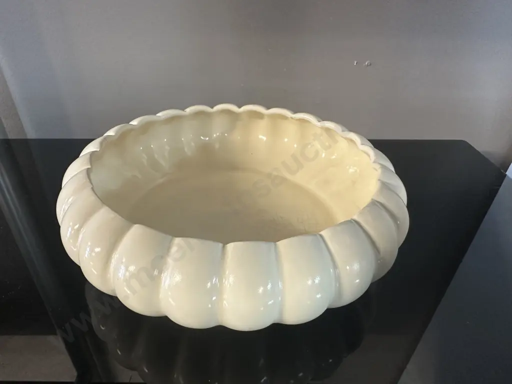 Crown Lynn Float Bowl H5,Dia19cm. Image 1++