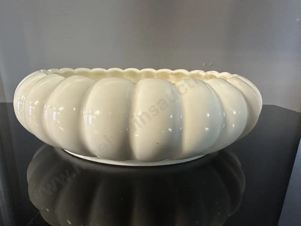 Crown Lynn Float Bowl H5,Dia19cm. Image 1++