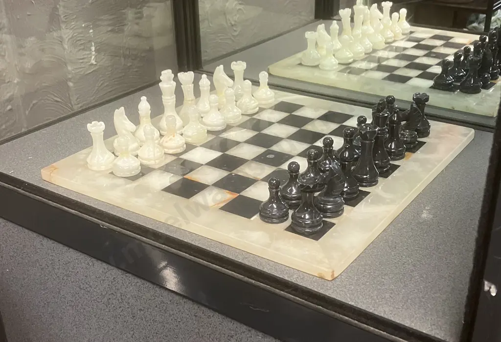 Handmade Vintage Black Onyx Marble Chess Set With Lined Storage Case, 8.5cm King, 40cm Chess Board (As Found Condition) Image 1++