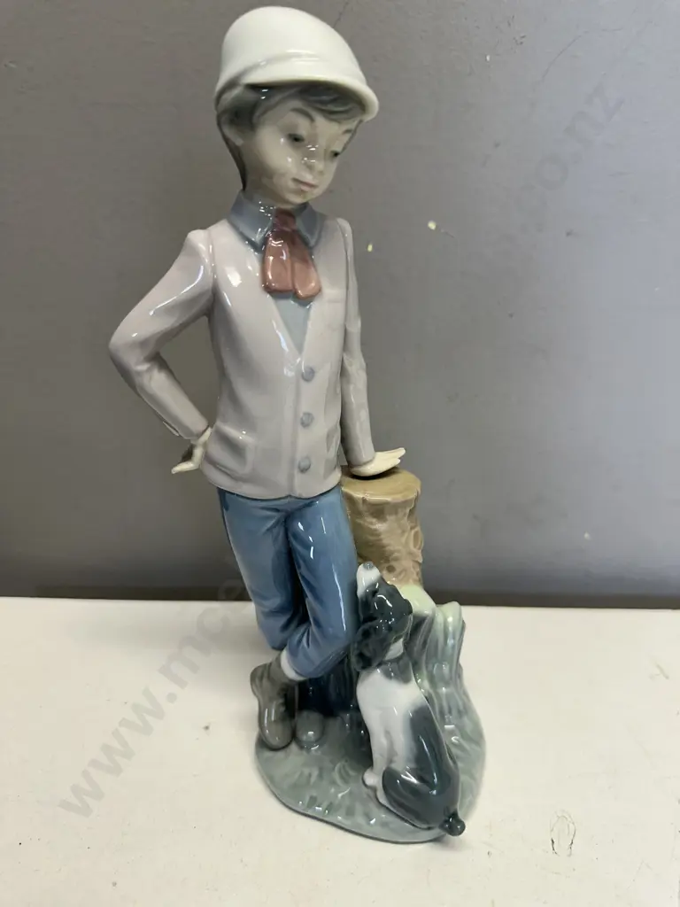 Nao Porcelain Figurine 'Affectionate Pup' H24cm. Image 1++