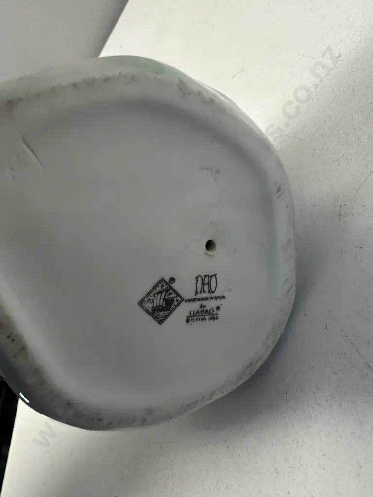 Nao Porcelain Figurine 'Affectionate Pup' H24cm. Image 1++