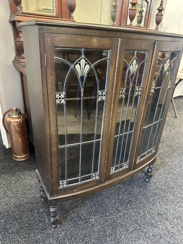 Art Nouveau Oak China Lead Light Display Cabinet. Two Door, Clear Textured Glass With Dark Blue Motifs. H123,W 98,D38cm. Image 1++