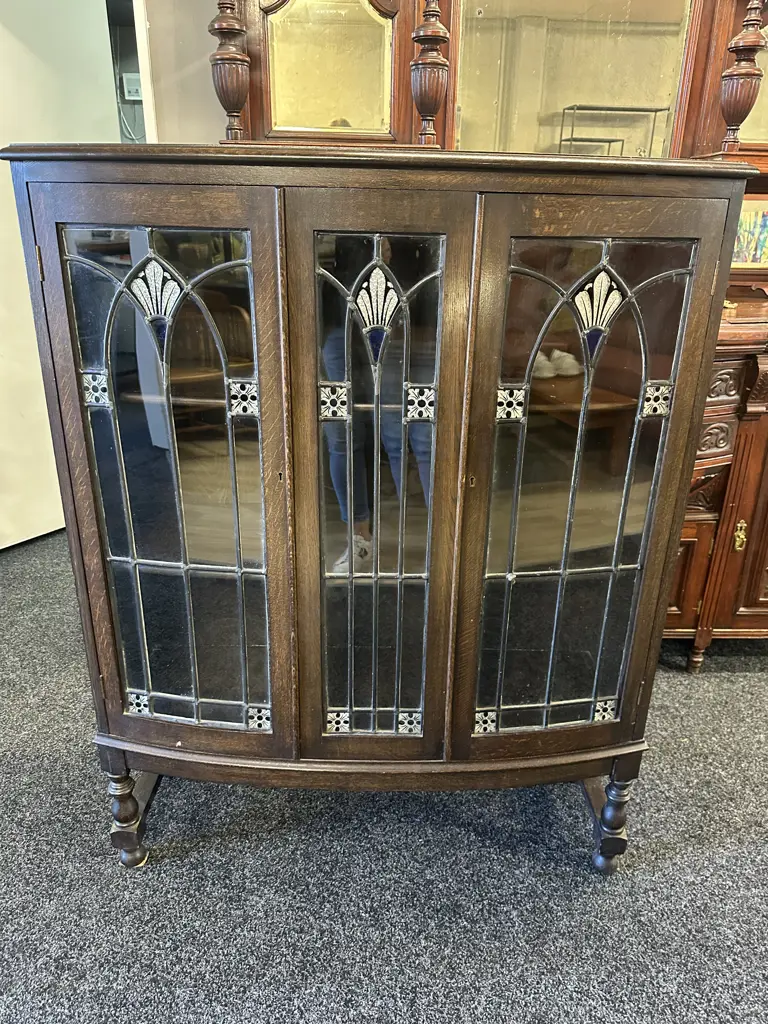 Art Nouveau Oak China Lead Light Display Cabinet. Two Door, Clear Textured Glass With Dark Blue Motifs. H123,W 98,D38cm. Image 1++