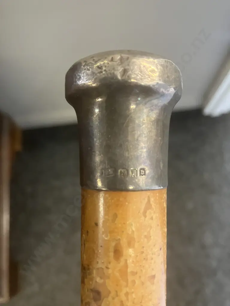 Vintage Wooden Walking Stick With Hallmarked Silver Cap. 89cm Image 1++