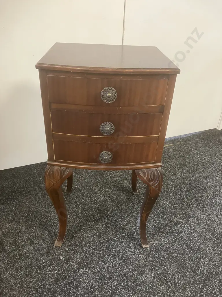 Mahogany Bow Front Bedside Drawers. H69 W37 D32cm Image 1++
