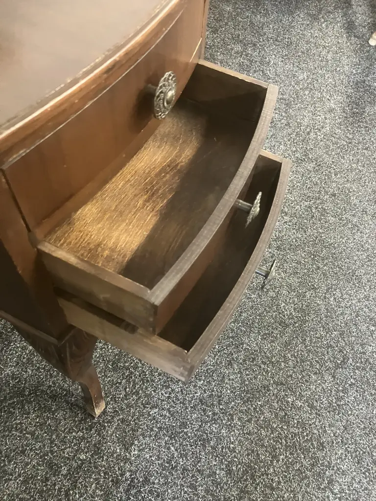 Mahogany Bow Front Bedside Drawers. H69 W37 D32cm Image 1++