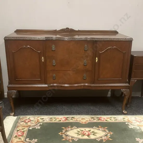 Vintage English 'N. Norman of London' Burr Walnut Sideboard In Queen Anne Style. H98 W138 D55cm