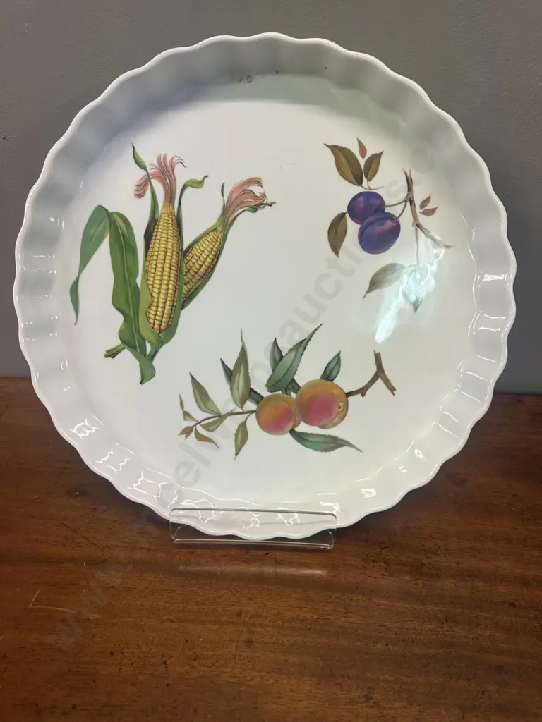 Royal Worcester Evesham Gold Flan/Quiche Dish Dia35cm. Image 1++