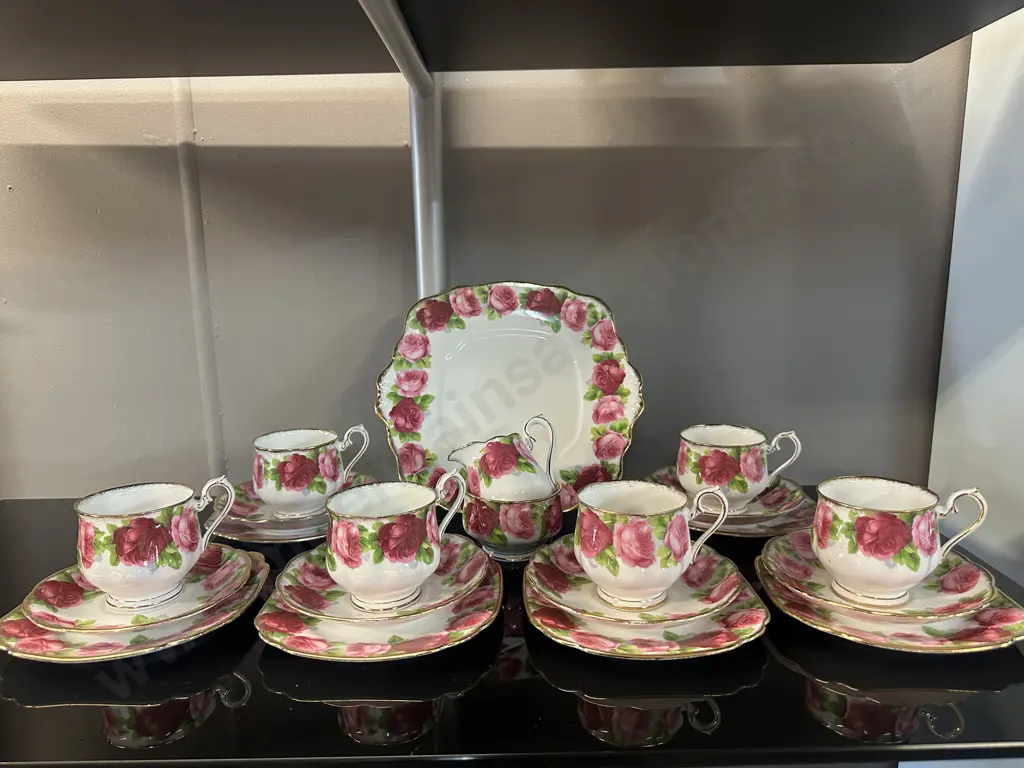 Royal Albert 'Old English Roses' 21 Piece Tea Set Image 1++