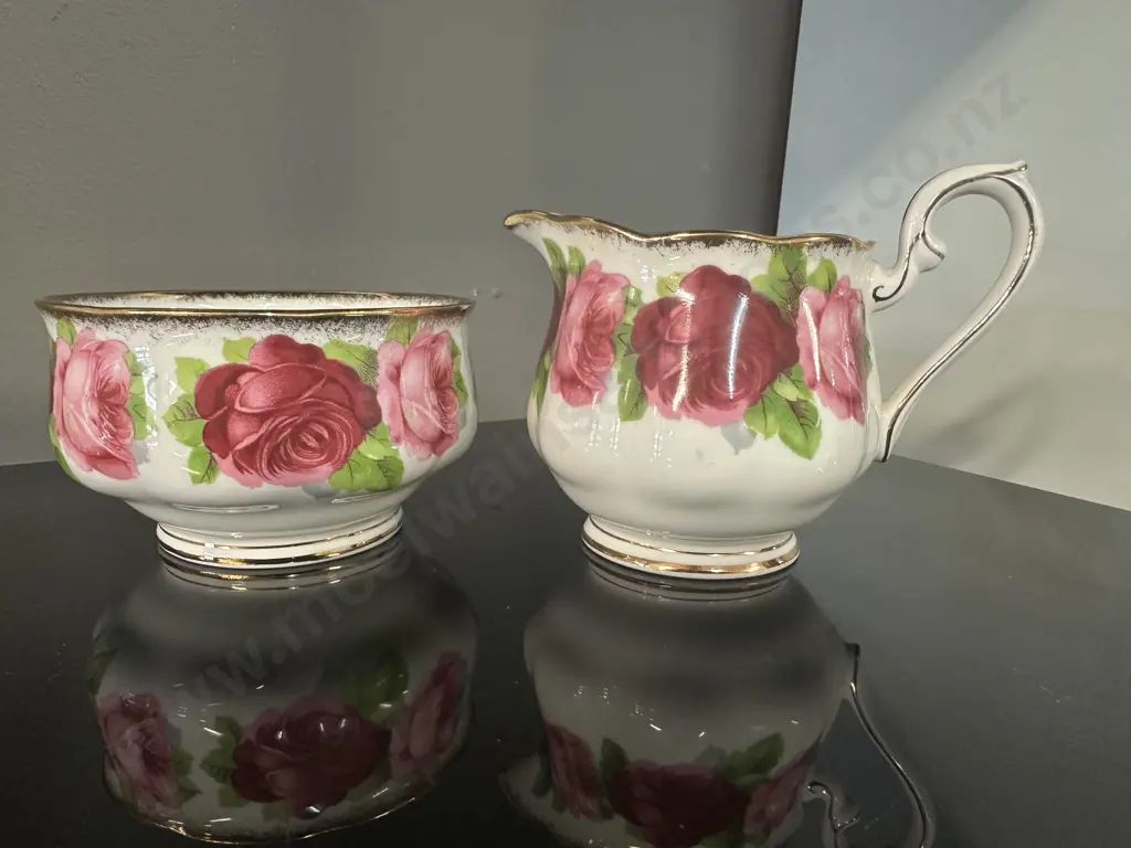Royal Albert 'Old English Roses' Creamer & Sugar Bowl Image 1++