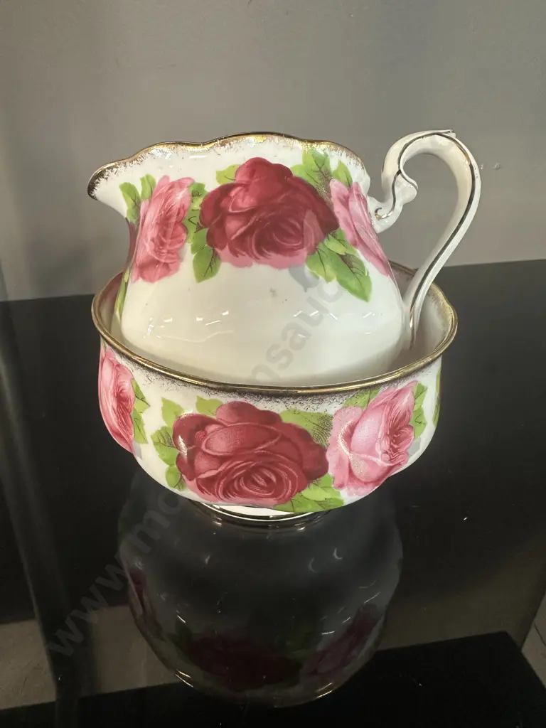 Royal Albert 'Old English Roses' Creamer & Sugar Bowl Image 1++