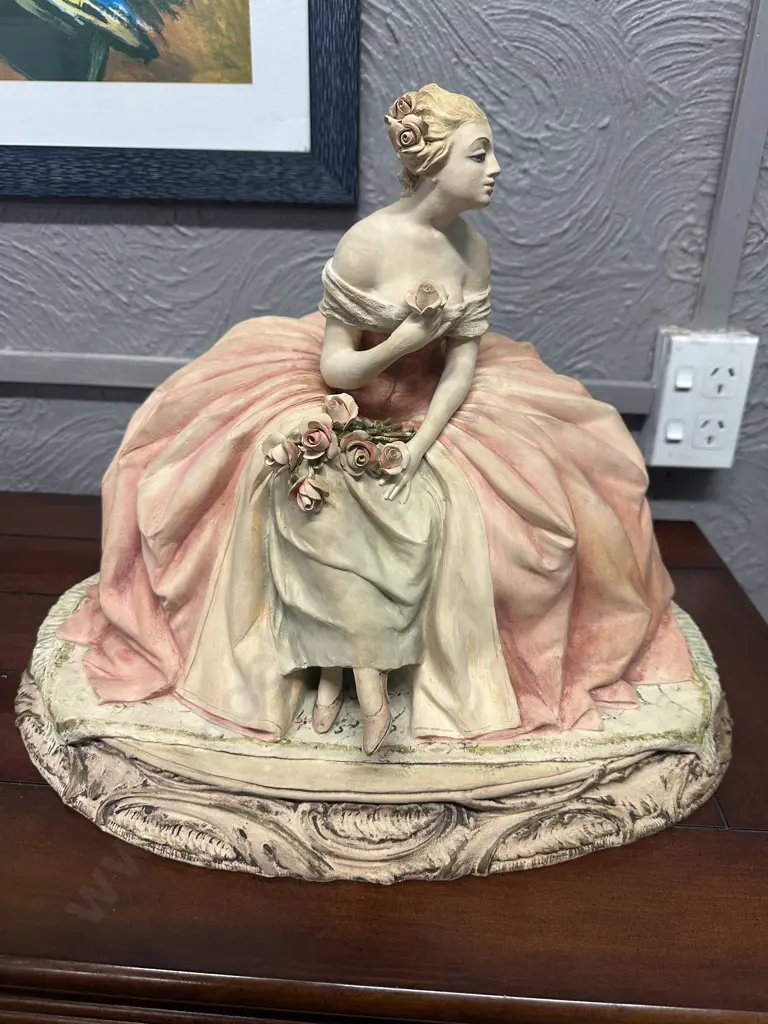 Italian Cacciapuoti Lady Sitting Figurine H31,W43cm. Image 1++