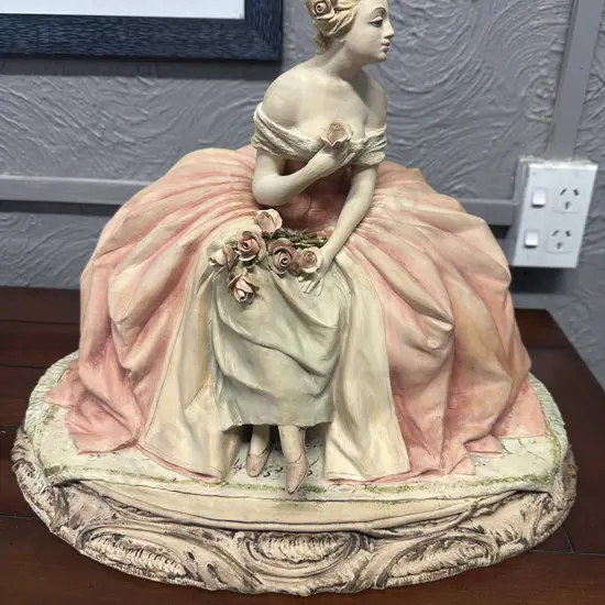 Italian Cacciapuoti Lady Sitting Figurine H31,W43cm.