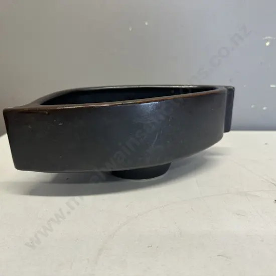 Ikebana Boat Shaped Form Vase H9,W24,D12cm.