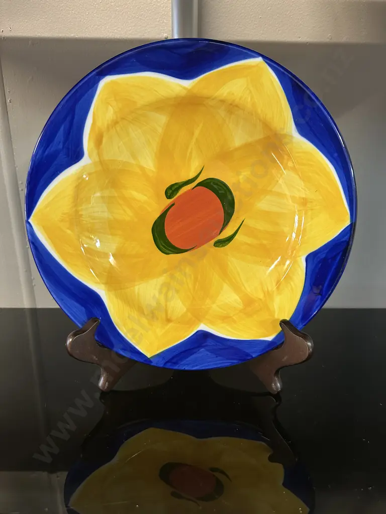 Petra Ceramics New Zealand Charger Plate Dia28cm. Image 1++