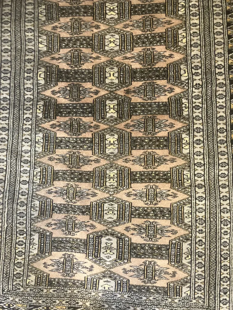 Pakistan Hand Knotted Woolen Carpet - 189cm x 121cm Image 1++