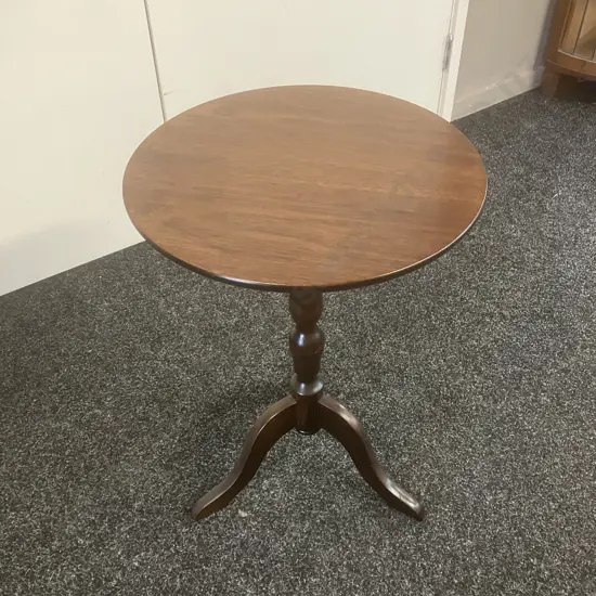 Pedestal Lamp Side Table. 56.5 x 38cm