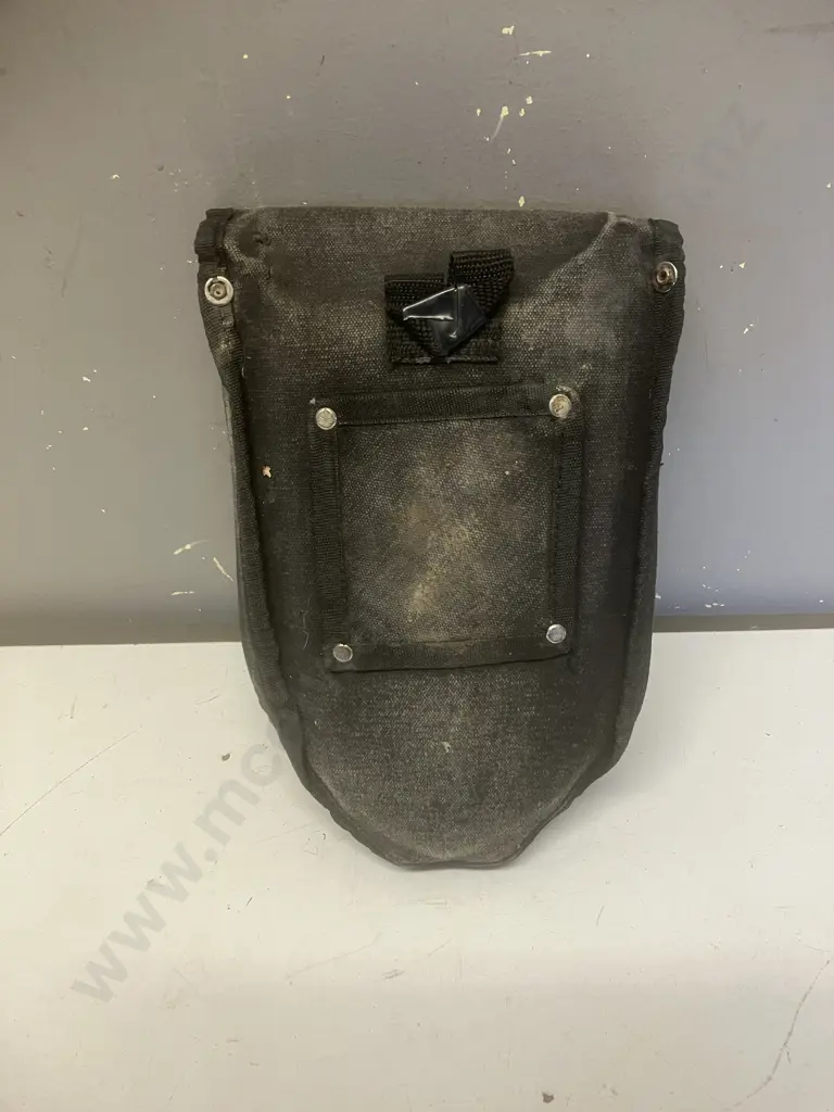 Fiskars Foldable Shovel With Cordura Pouch With Belt Loops Image 1++