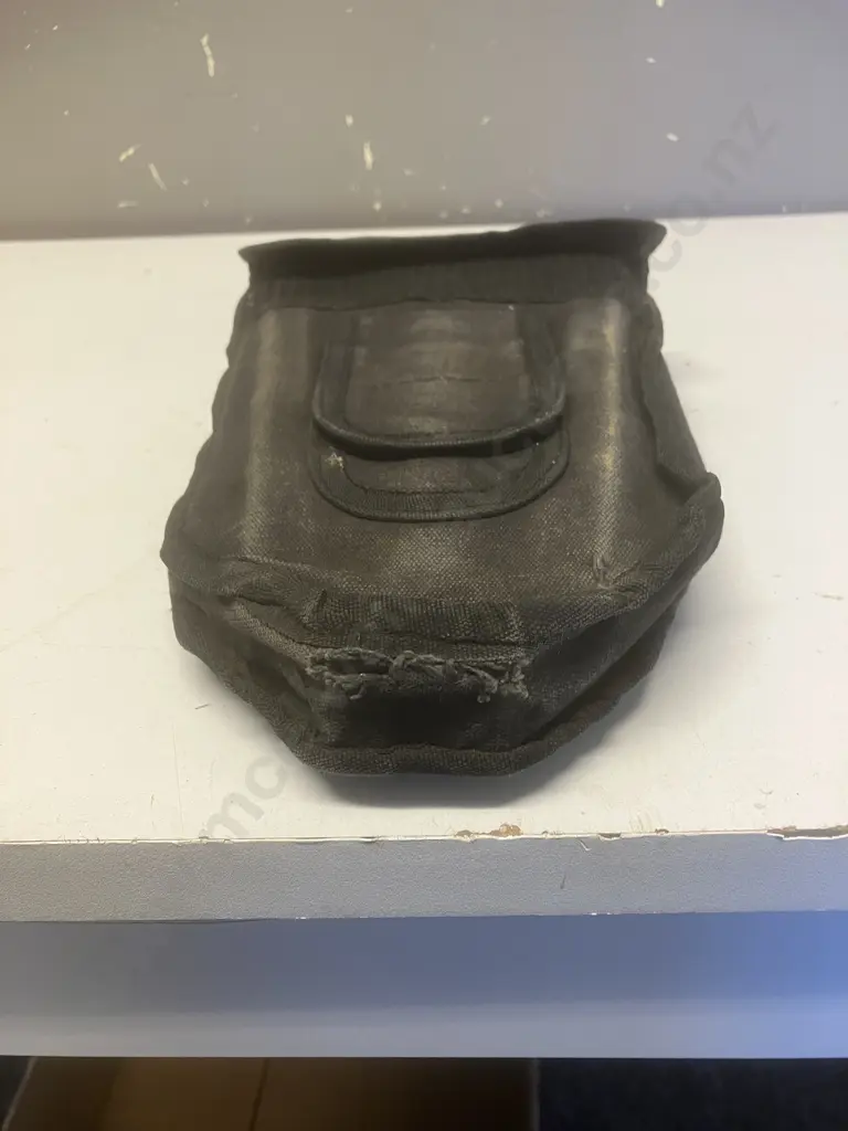 Fiskars Foldable Shovel With Cordura Pouch With Belt Loops Image 1++