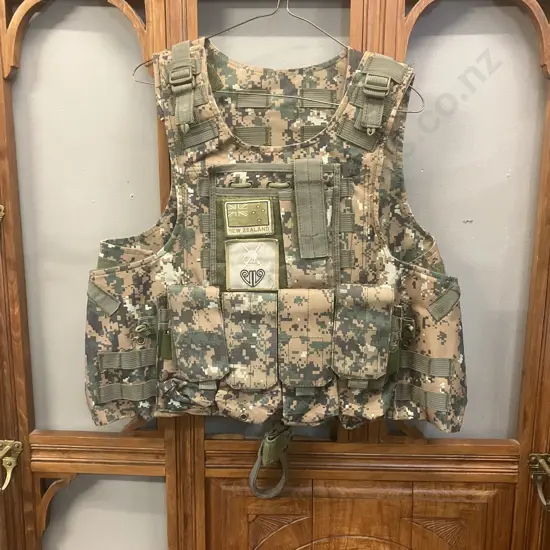 Molle Strike Plate Carrier Tactical Vest With NZ Army 1st Brigade Velcro Patch
