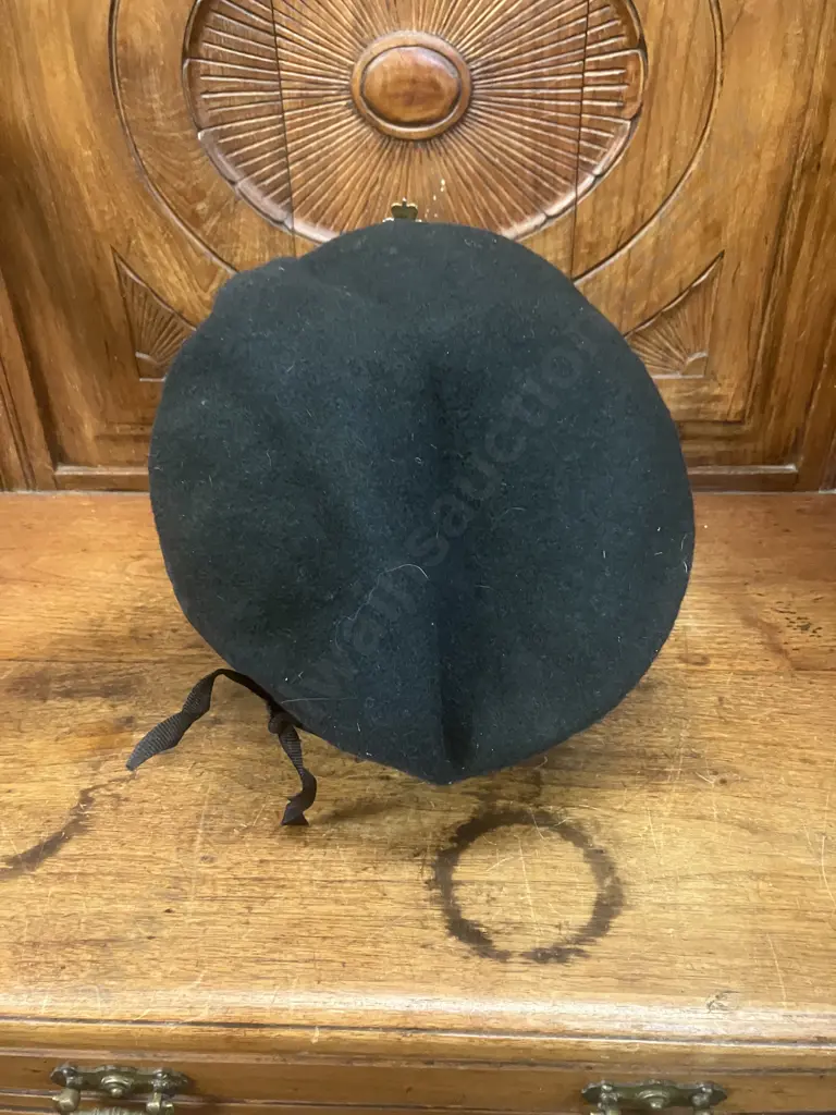 Royal New Zealand Infantry Regiment Corps Badge & Black Beret Image 1++