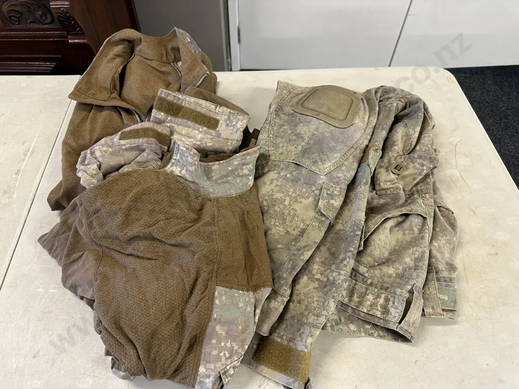 New Zealand Army Defence Force Multi-Terrain Camouflage Uniform Pants & Shirts x2 Image 1++