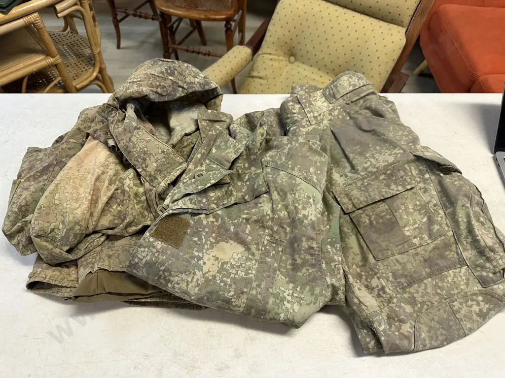 New Zealand Army Defence Force Multi-Terrain Camouflage Uniform Field Shirt, Pants & Wet Weather Jacket. Image 1++
