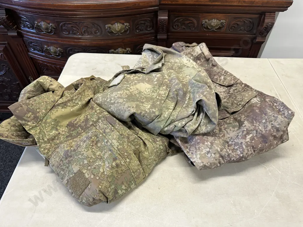 New Zealand Army Defence Force Multi-Terrain Camouflage Uniform Field Shirt, Wet Weather Pants & Jacket. Image 1++